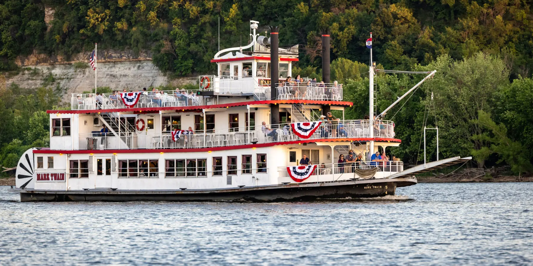 Mississippi Riverboat Dinner Cruise