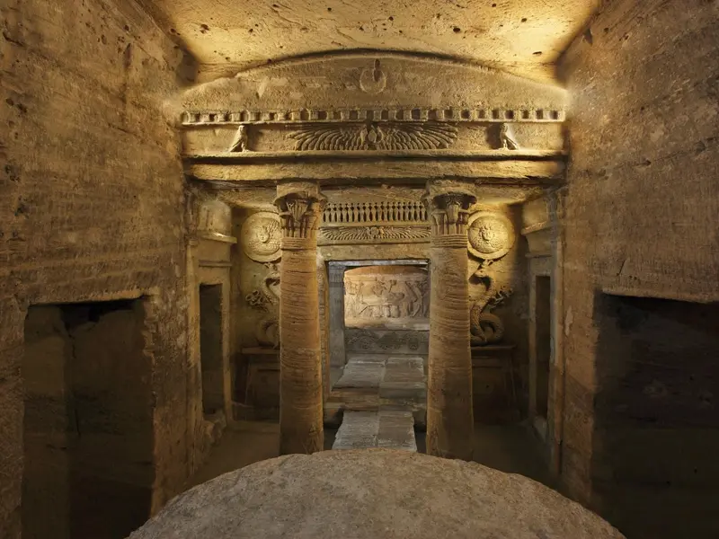 Kom El Shoqafa Catacomb