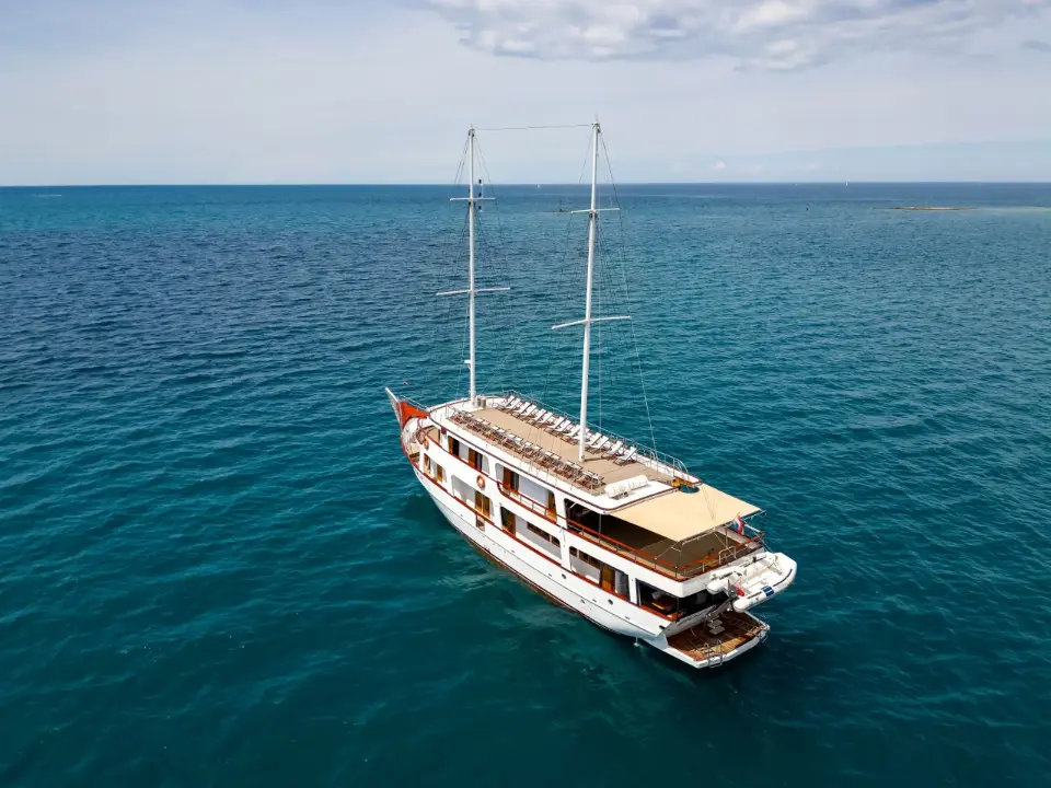 Sail Dubrovnik to Split / Premier Boat