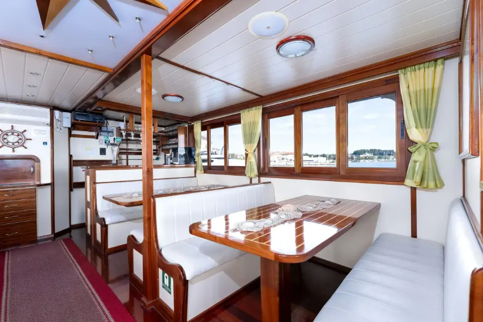 Sail Split to Dubrovnik / Premier Boat