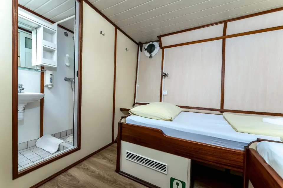 Sail Dubrovnik to Split / Premier Boat