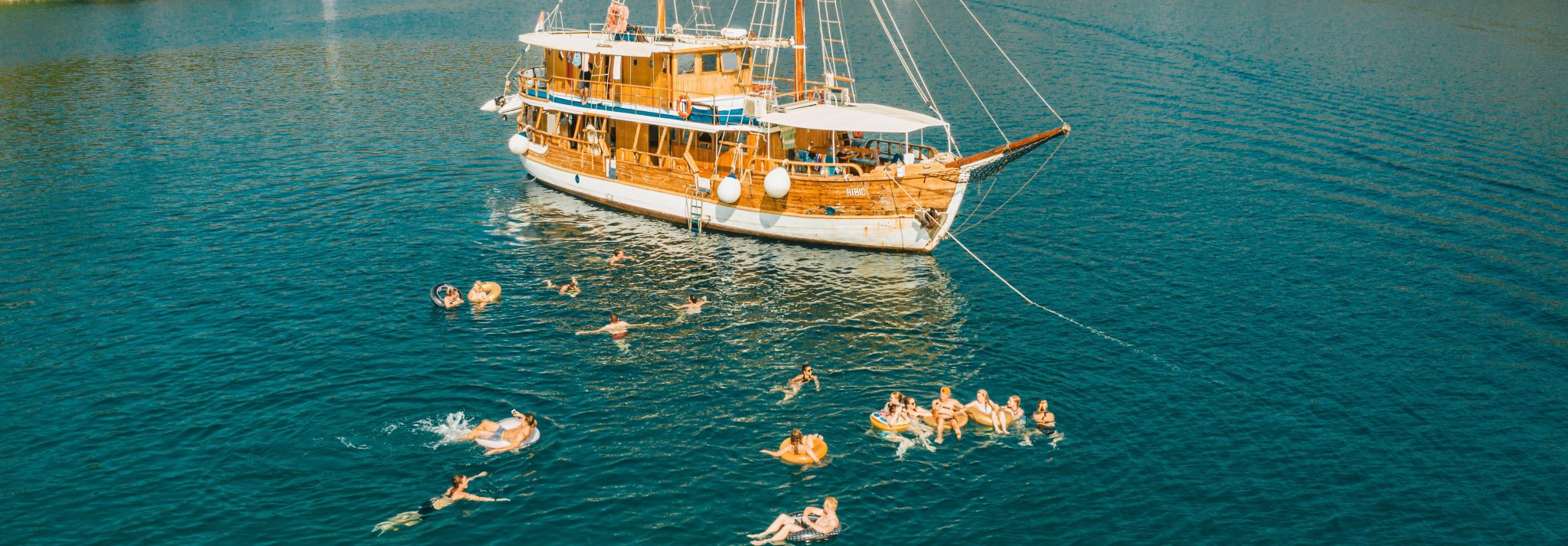 9 Reasons You Should Book a Sailing Holiday