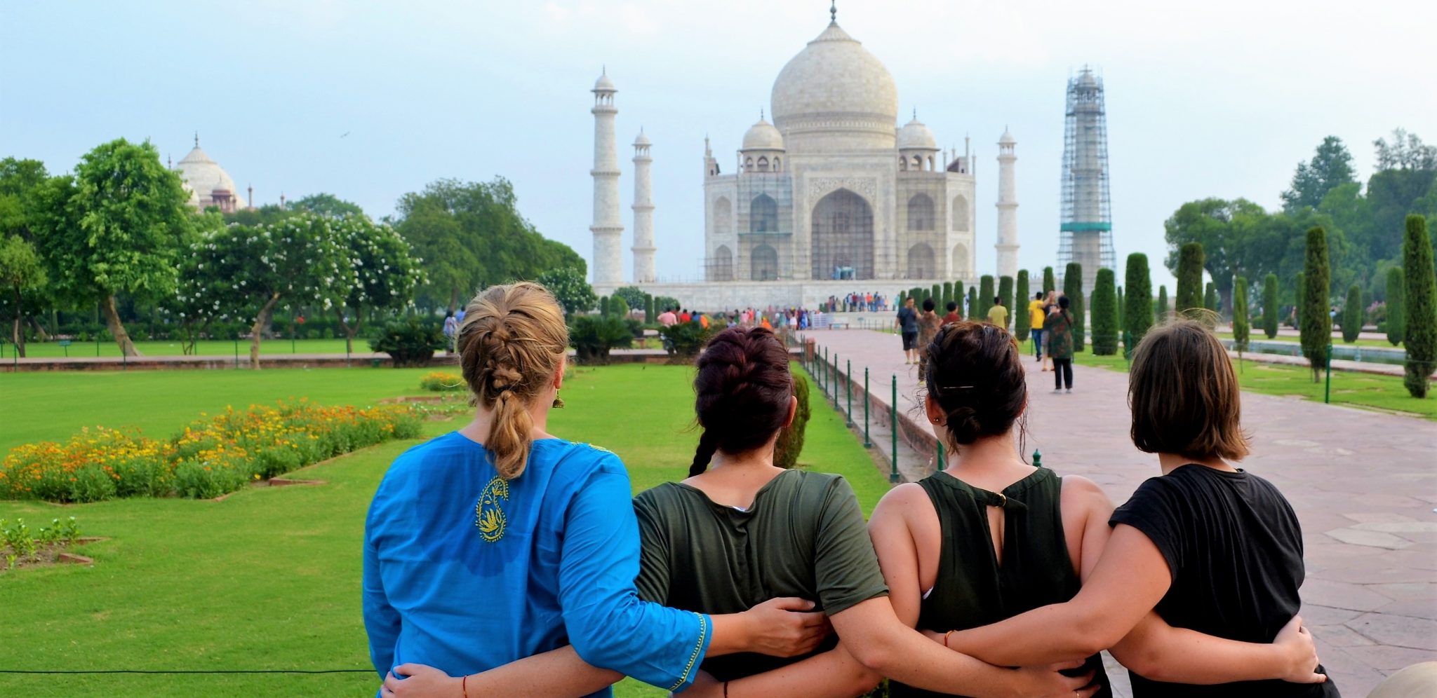 5 Benefits of a Group Tour in India