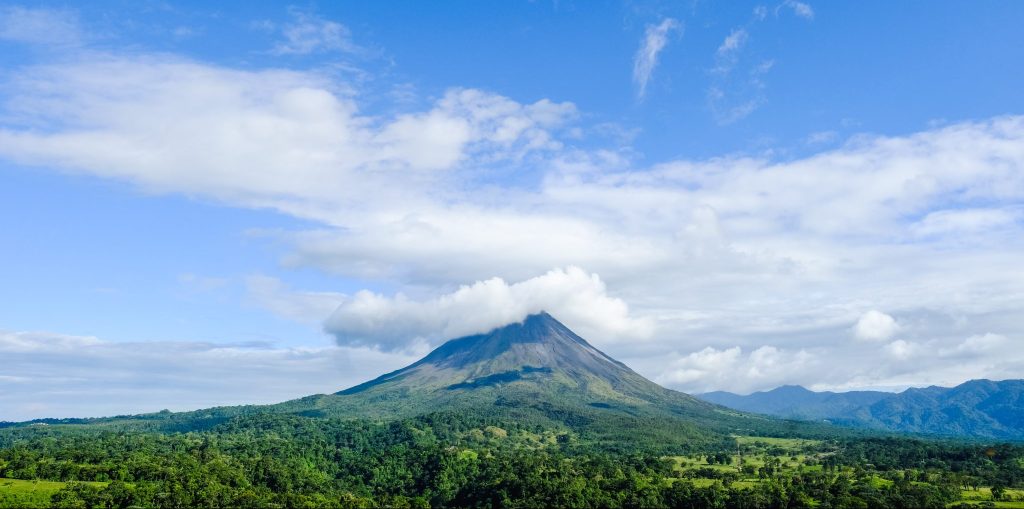 visit arenal volcano