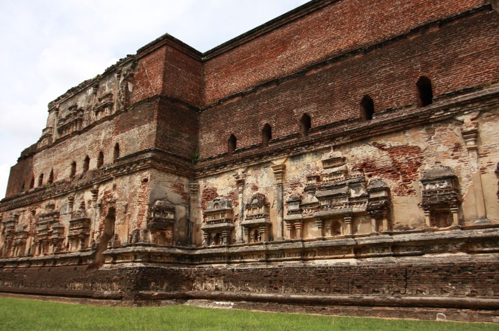 visit Polonnaruwa