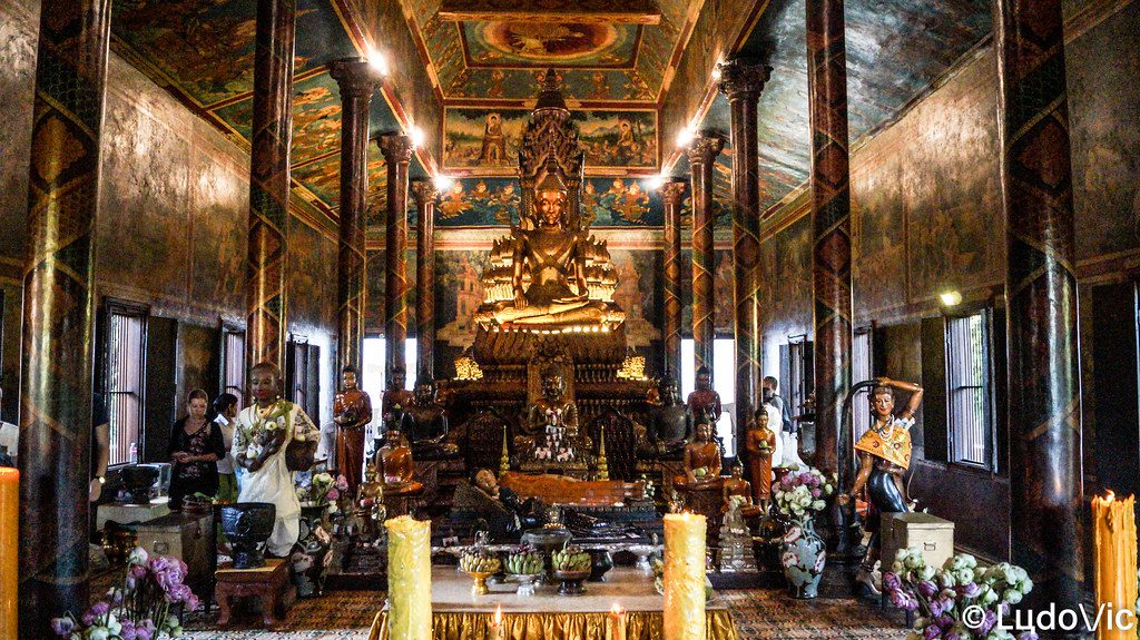 visit Wat Phnom