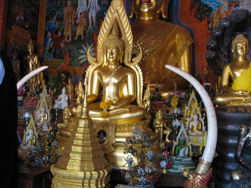 visit Wat Doi Suthep