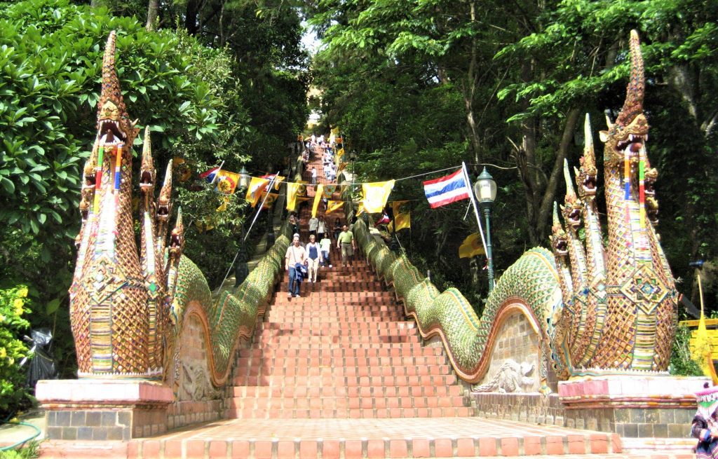 visit Wat Doi Suthep