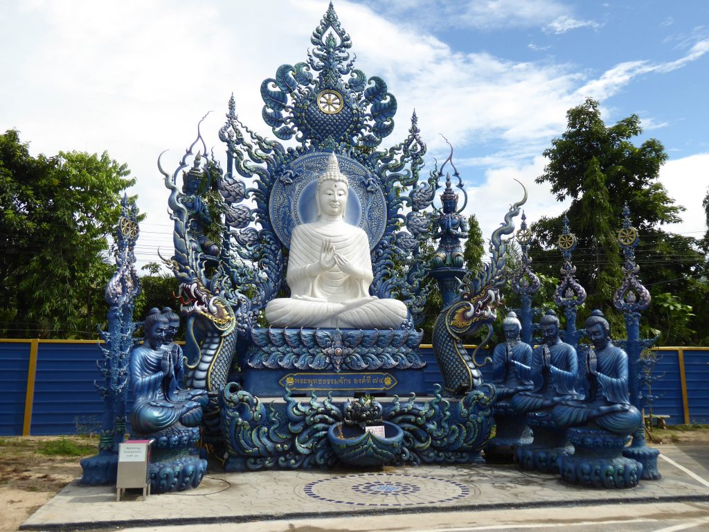 visit Wat Rong Suea Ten