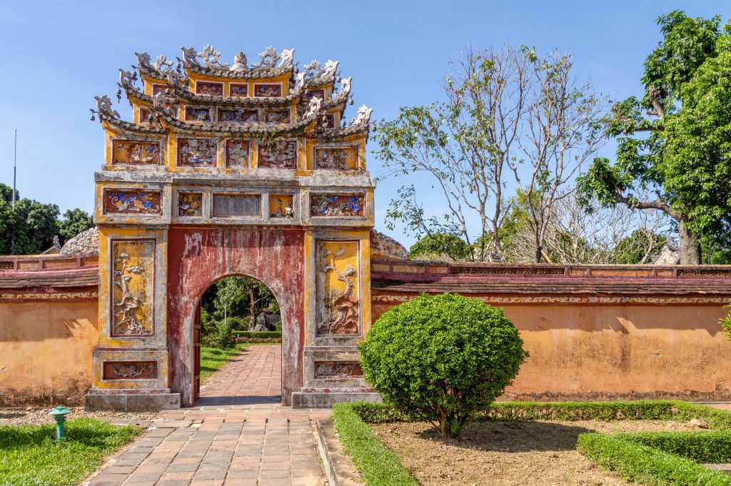 when is the best time to visit hue vietnam